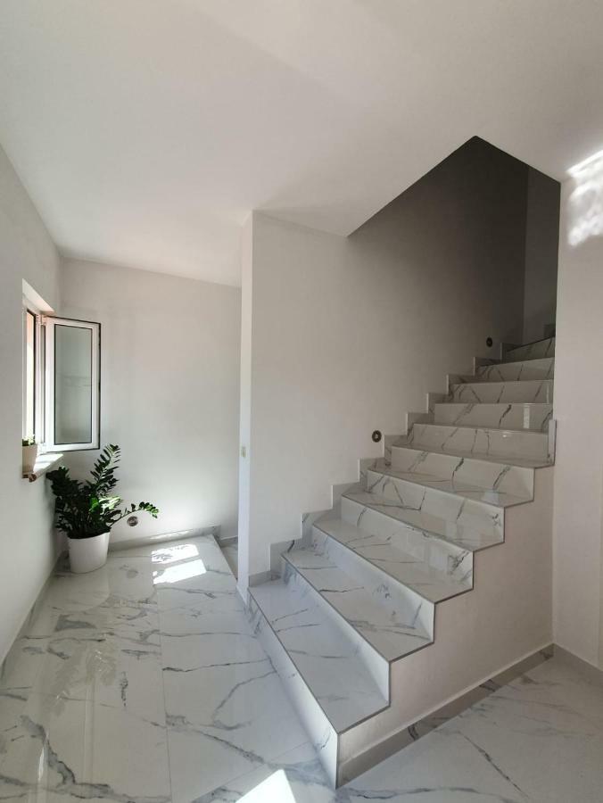 Apartments Kim 라브 외부 사진